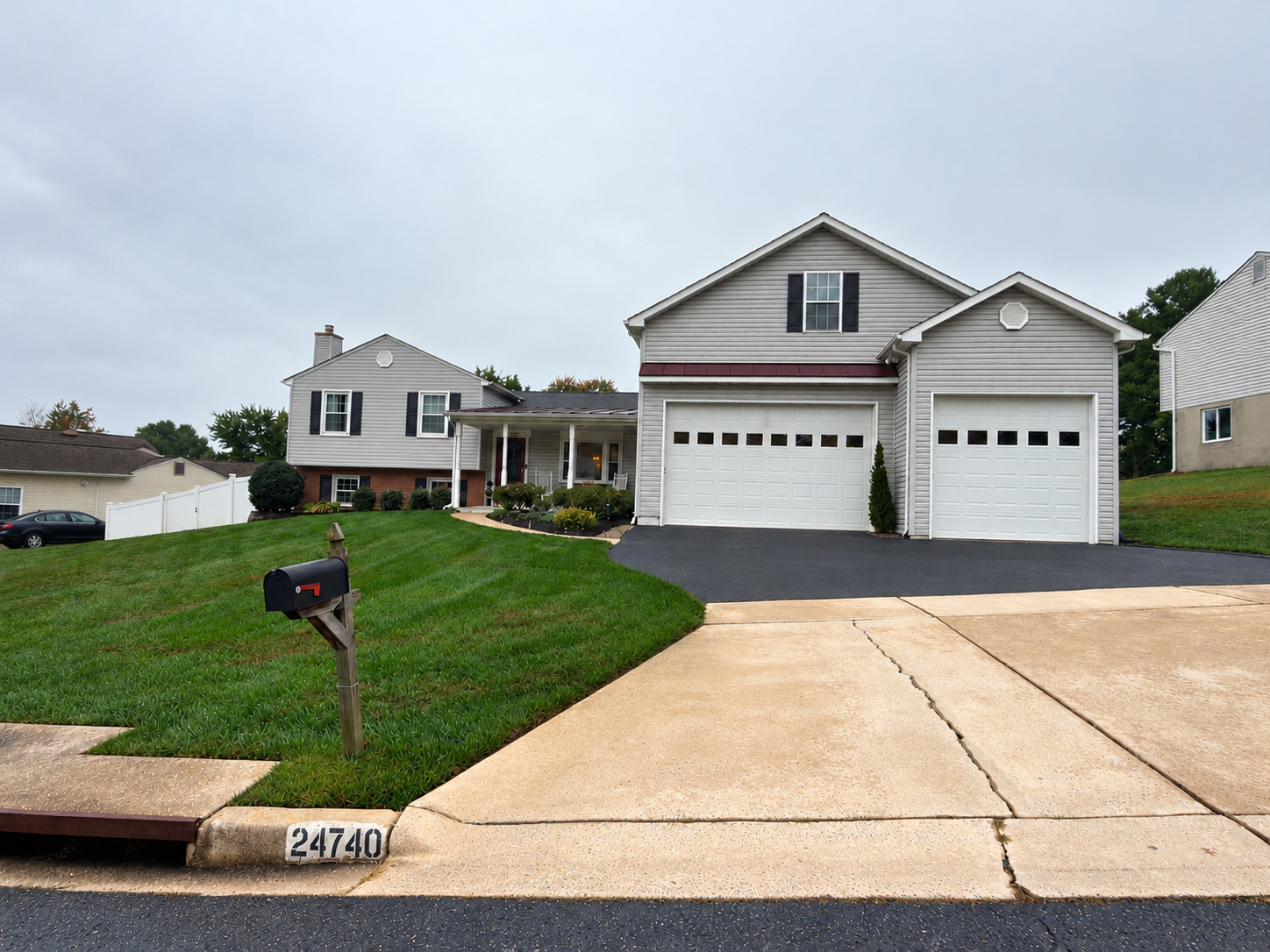 24740 Cutsail Dr, Damascus, MD